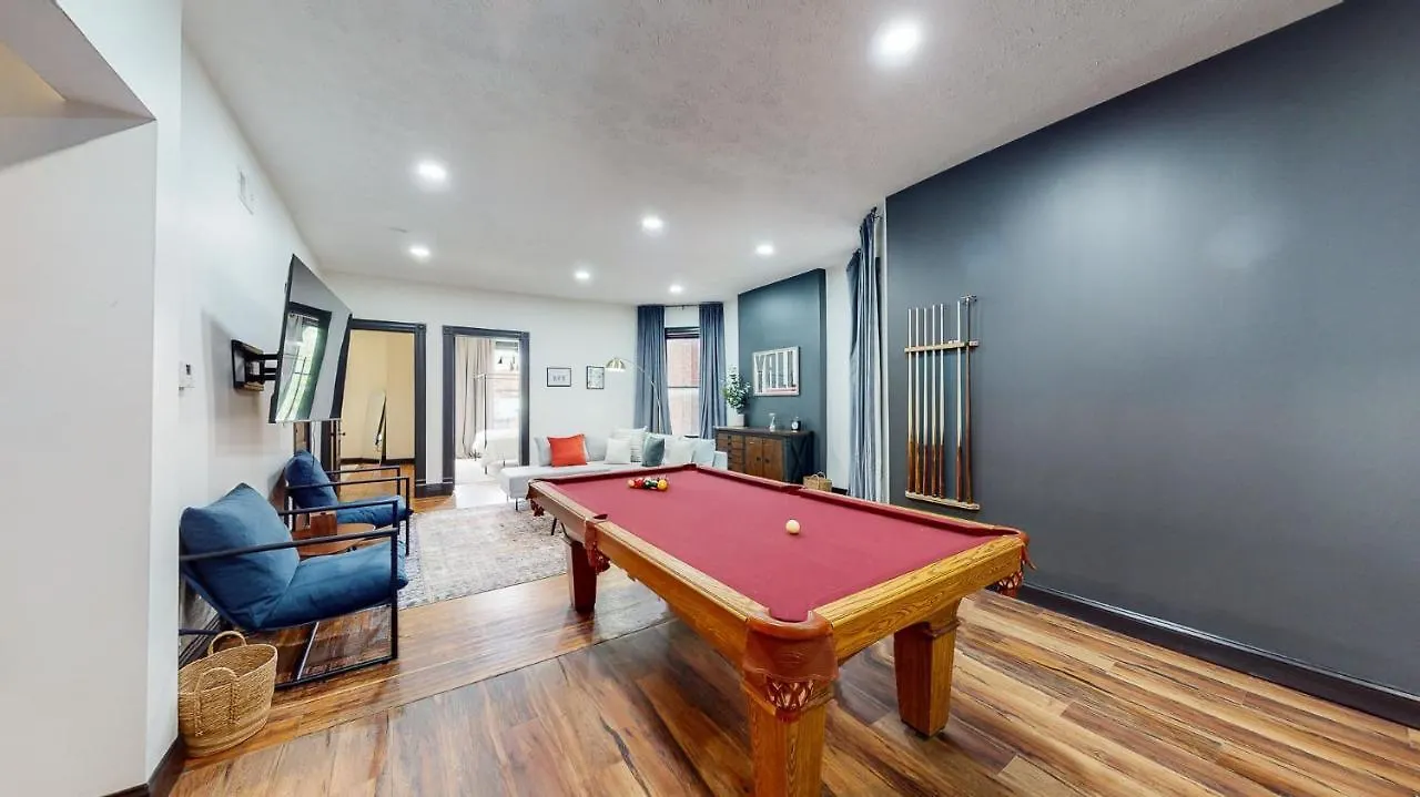 Stylish 2Nd Floor Apartment With Pool Table Office Space Near Churchill Downs Louisville